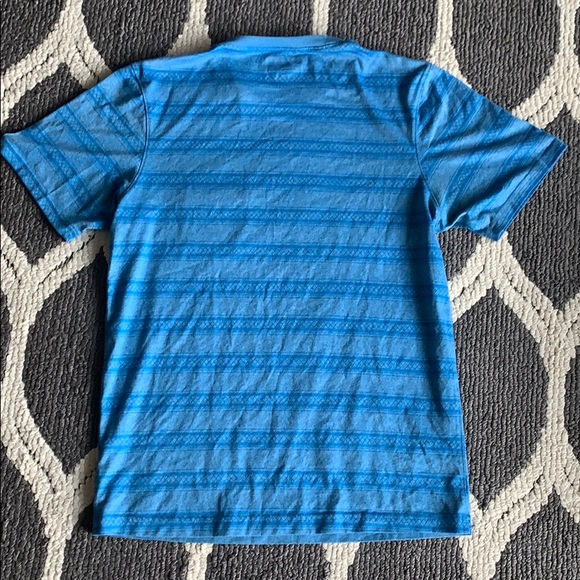 Blue Under Armour Heat Gear Pocketed T-Shirt - Picture 2 of 2